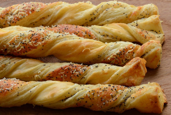 Beli Peralatan Pastry Kapasitas Tinggi, Jalur Bakery Industri Untuk Twisted Cinnamon Swirls pembuatan online
