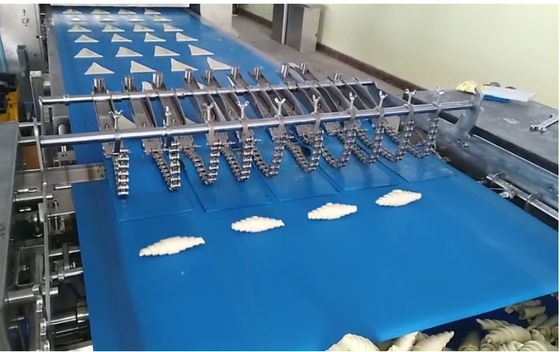Beli 850mm Croissant Membuat Lini Produksi Peralatan Bakery Otomatis pembuatan online